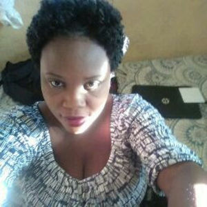 Meet your Posher, Evelyne